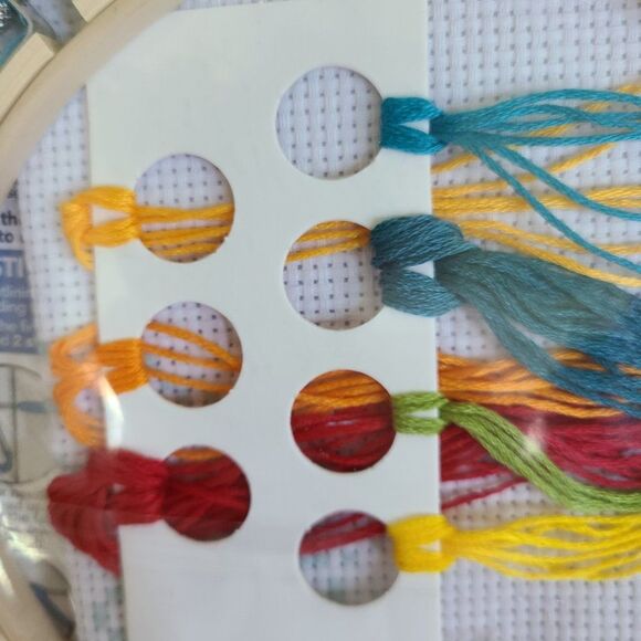 Art Skills Crafter's Closet "Farm Fresh" Rustic Farm Style Embroidery Kit NWT - Picture 14 of 16